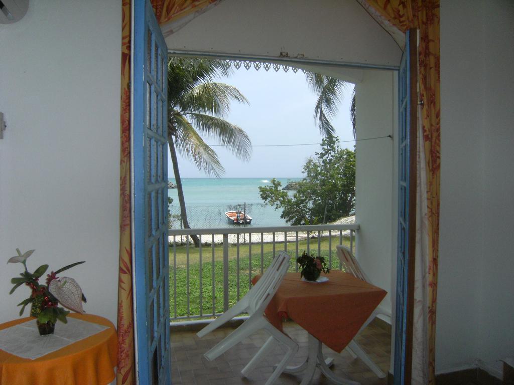 Le Gligli Bed & Breakfast Le Gosier  Exterior photo
